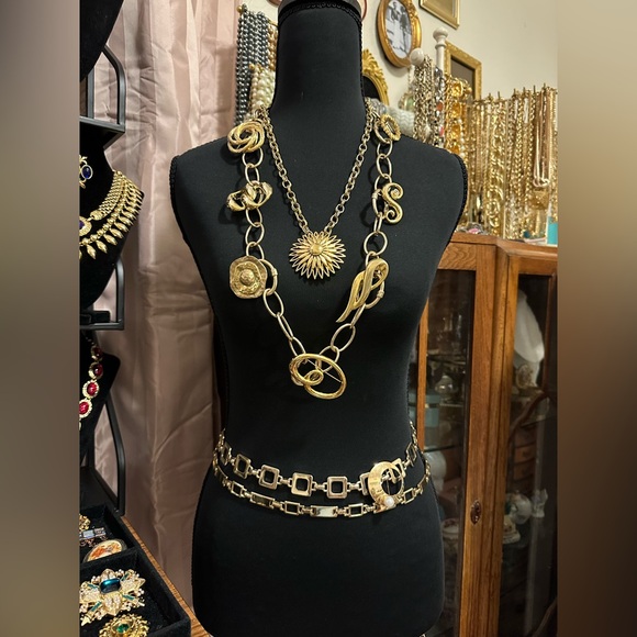 Brooch Show - Picture 2 of 3